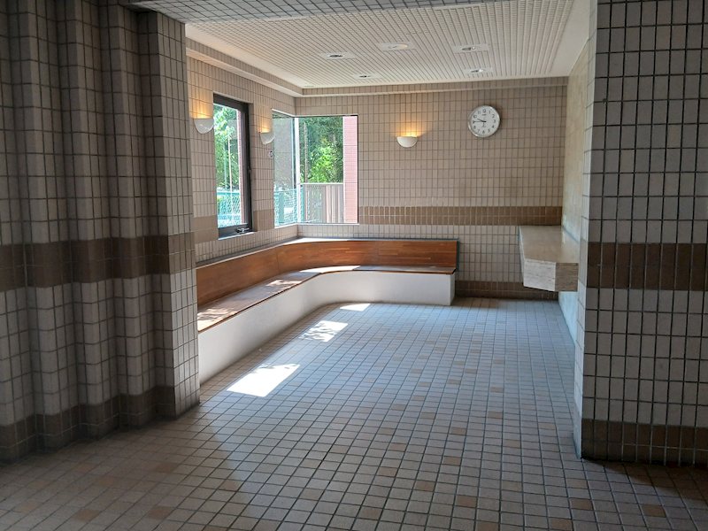 ライオンズガーデン久喜壱番館 共用部写真（エントランス）