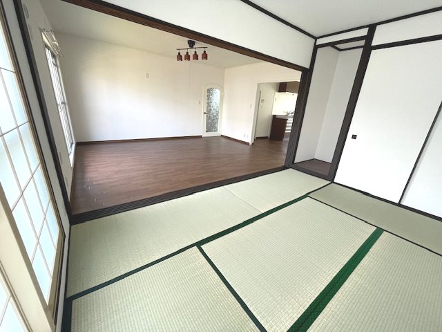 東新井団地19号棟2階 内観写真（リビング以外の居室）
