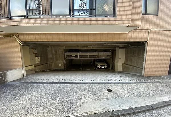 マイキャッスル杉田 共用部写真（駐車場）