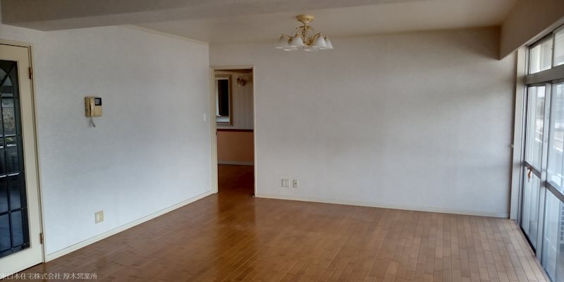厚木市下荻野診療所兼住宅 内観写真（リビング）