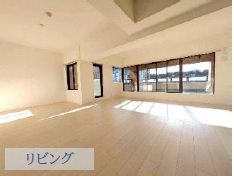 エステシティ湘南六浦壱番館 内観写真（リビング）