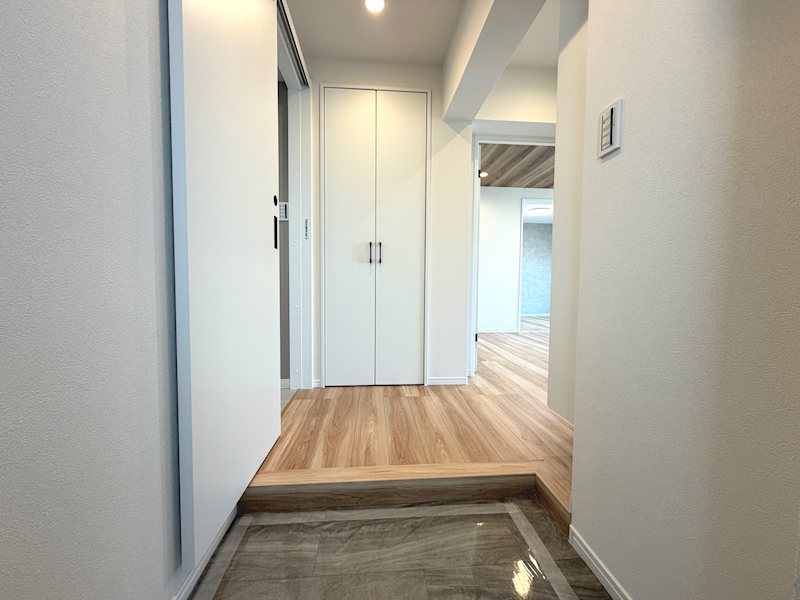 すすき野第2団地4街区11号棟 現地写真（玄関）