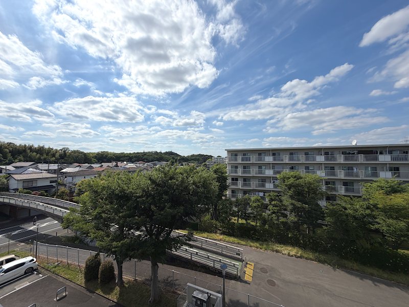 すすき野第2団地4街区11号棟 現地写真（バルコニー）
