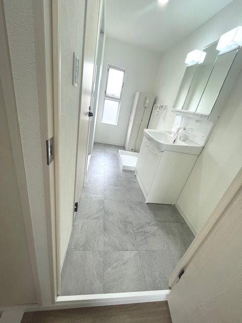東新井団地 内観写真（洗面台・洗面所）