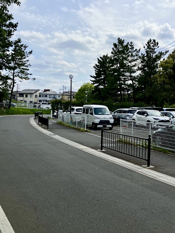 新栄町団地 共用部写真（駐車場）
