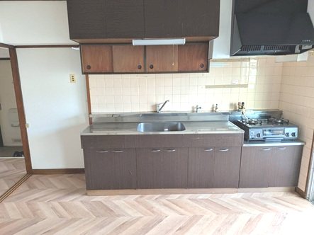 新栄町団地 内観写真（キッチン）