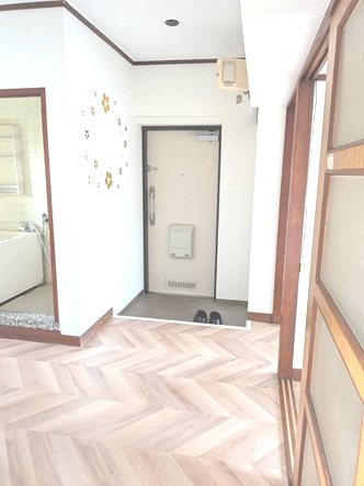 新栄町団地 現地写真（玄関）