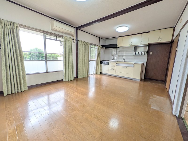 八潮伊草団地13号棟 内観写真（リビング）