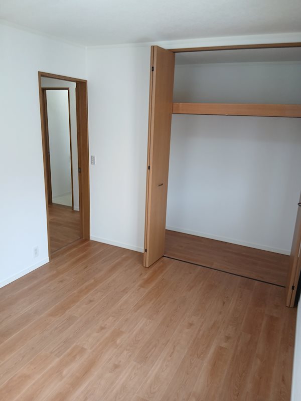 柏市柏中古戸建  内観写真（リビング以外の居室）