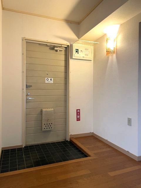 なぎさ団地 現地写真（玄関）