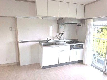 新栄町団地 内観写真（キッチン）