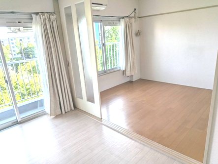 新栄町団地 内観写真（リビング）