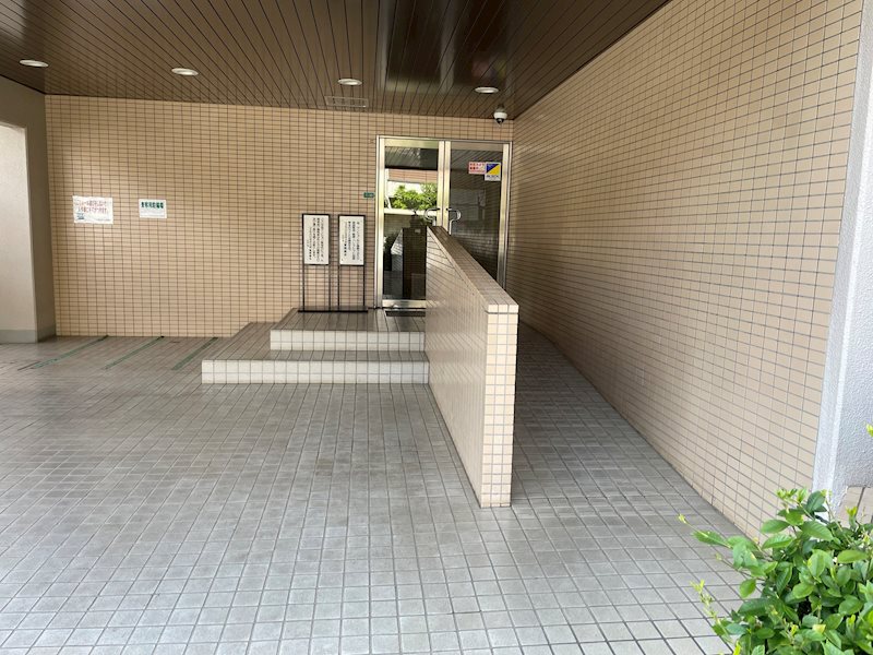 コスモ川口並木元町エグゼ 共用部写真（エントランス）