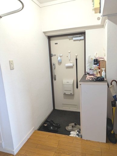 新栄町団地 現地写真（玄関）