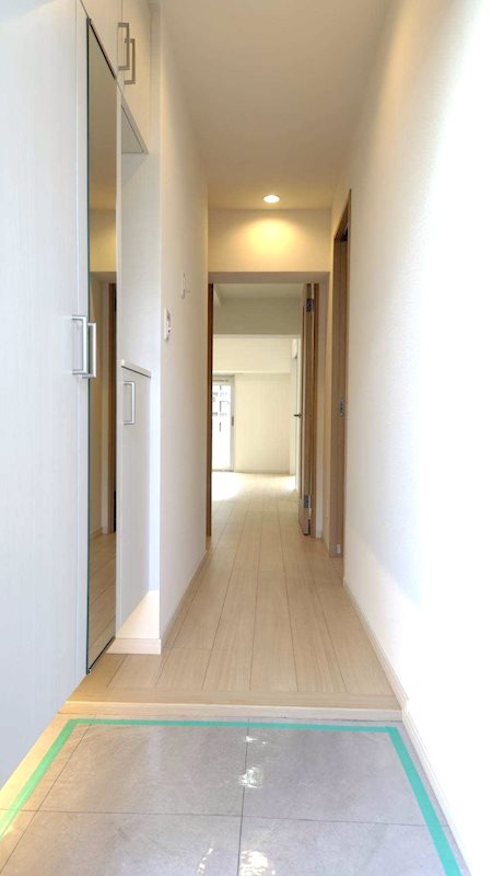 東建検見川マンションB棟 現地写真（玄関）