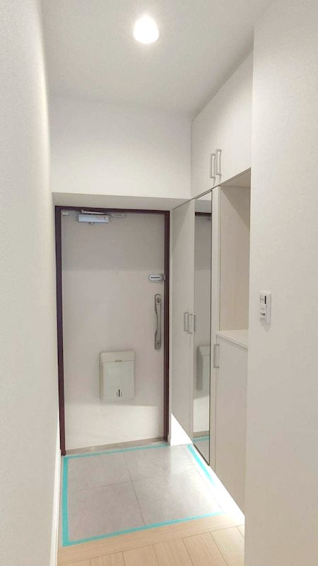 東建検見川マンションB棟 現地写真（玄関）