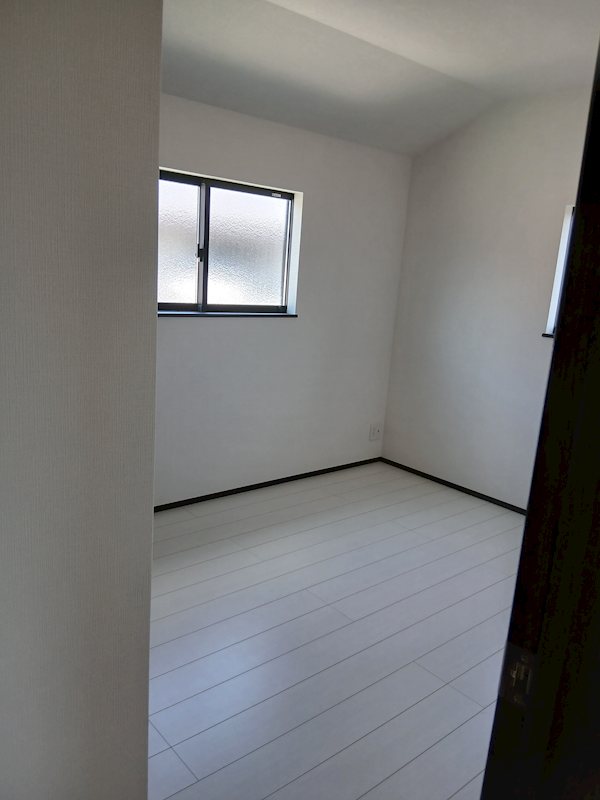 久喜市上町中古戸建 内観写真（リビング以外の居室）