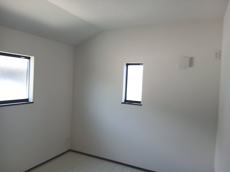 久喜市上町中古戸建 内観写真（リビング以外の居室）