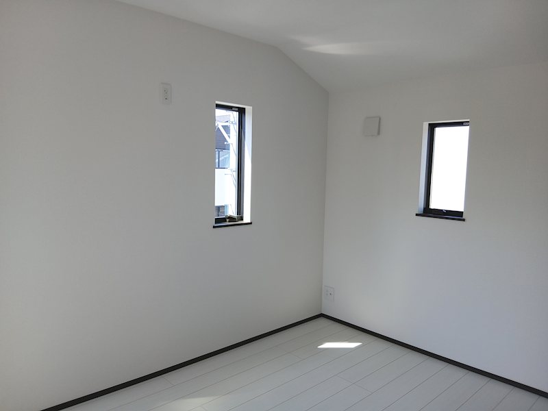 久喜市上町中古戸建 内観写真（リビング以外の居室）