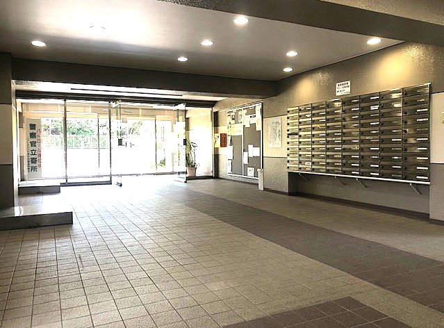 ソフトタウン行徳A棟 共用部写真（エントランス）