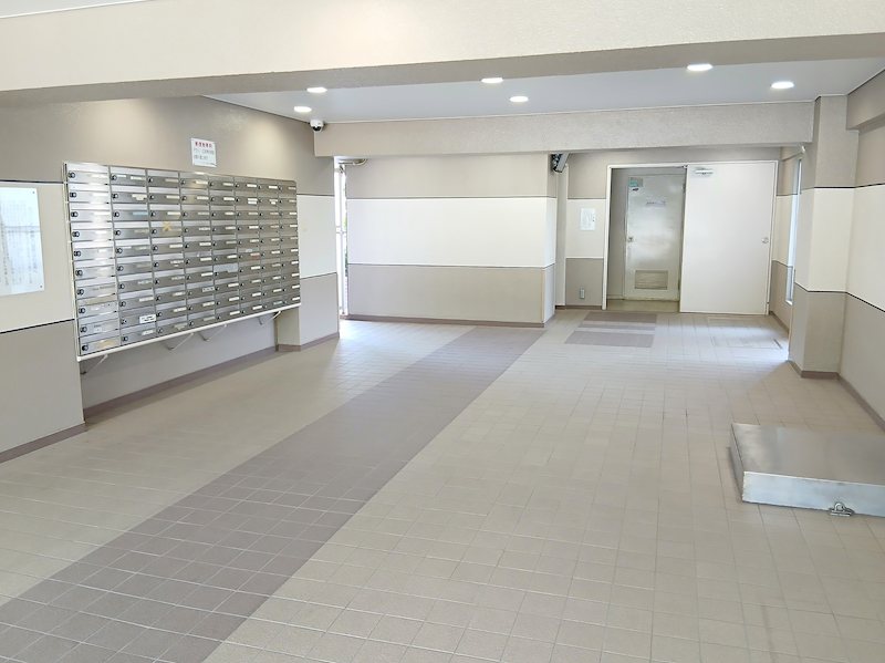 ソフトタウン行徳A棟 共用部写真（エントランス）