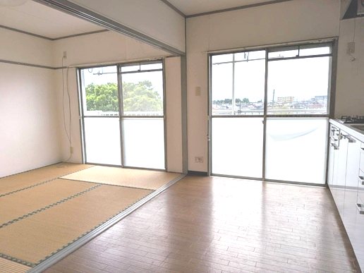 上尾根貝戸団地 内観写真（リビング）