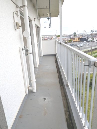 上尾根貝戸団地 現地写真（バルコニー）