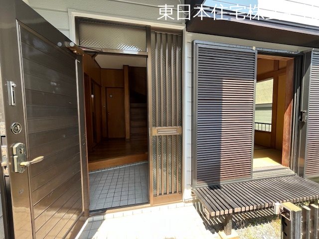 磯子区中原4丁目中古戸建 現地写真（玄関）