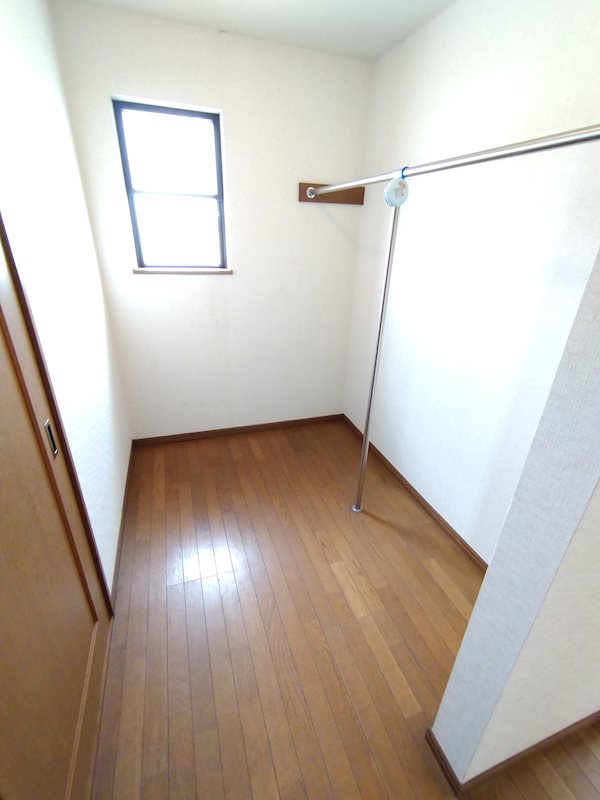 戸建　池の上二丁目 内観写真（収納）