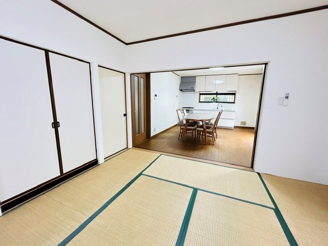新座市西堀一丁目戸建 内観写真（リビング以外の居室）