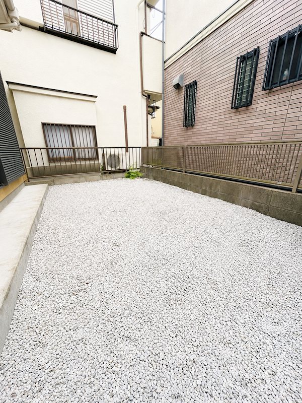 新座市西堀一丁目戸建 現地写真（庭）