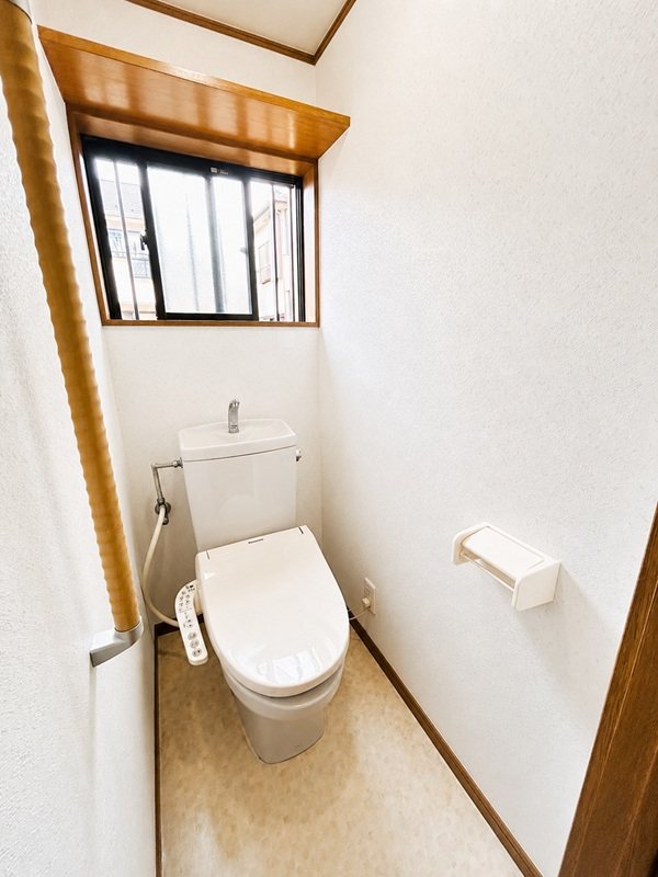 新座市西堀一丁目戸建 内観写真（トイレ）