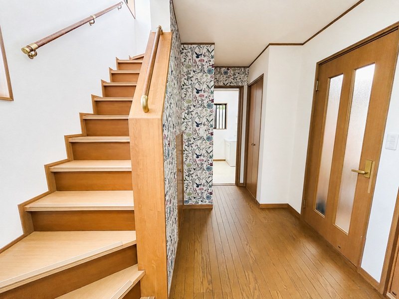 新座市西堀一丁目戸建 現地写真（玄関）