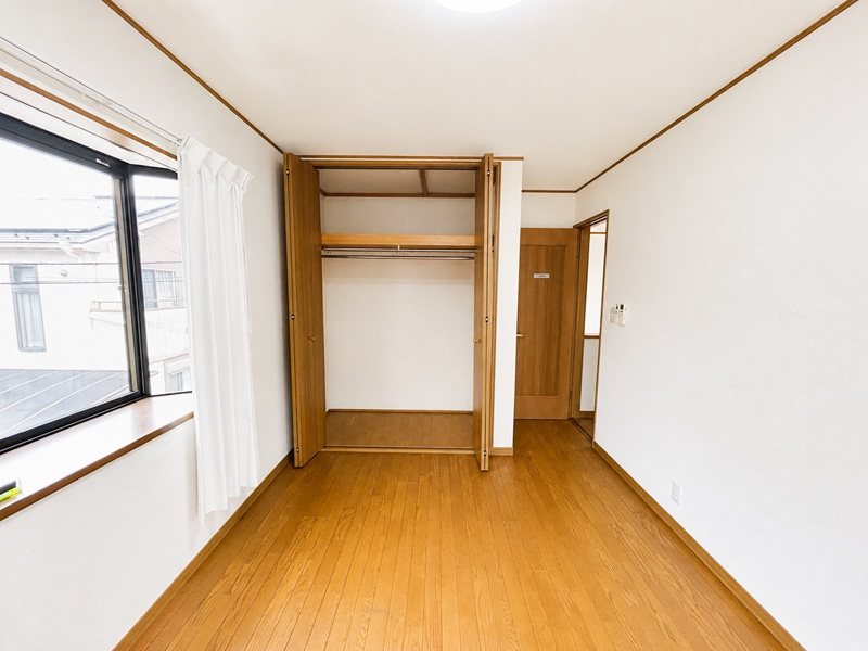 新座市西堀一丁目戸建 内観写真（リビング以外の居室）