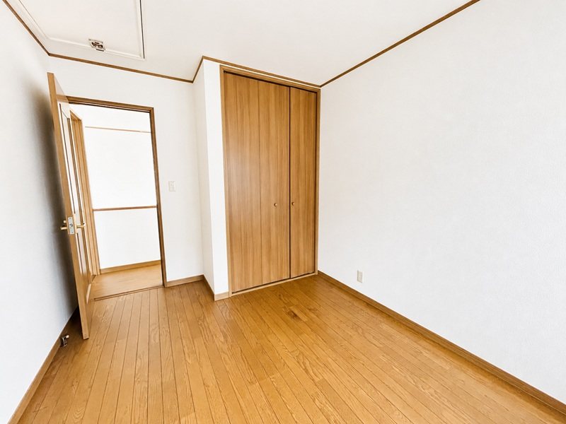 新座市西堀一丁目戸建 内観写真（リビング以外の居室）