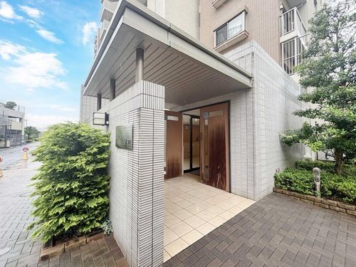 シティ能見台つどいの街四番館 共用部写真（エントランス）