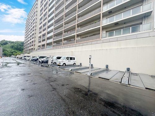 シティ能見台つどいの街四番館 共用部写真（駐車場）