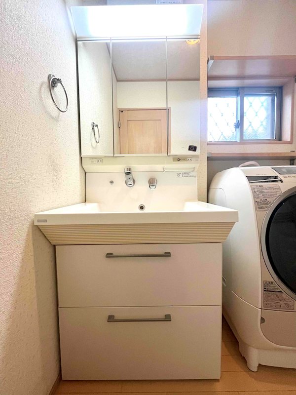 船橋市三山６丁目中古戸建 内観写真（洗面台・洗面所）