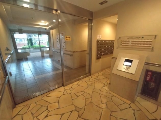 フォレストレイクひばりが丘Ｎ棟 共用部写真（エントランス）