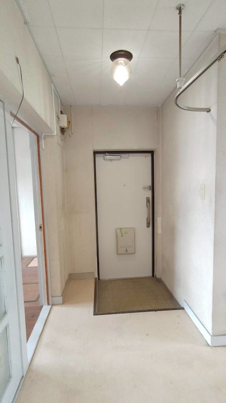 幸町西住宅 現地写真（玄関）
