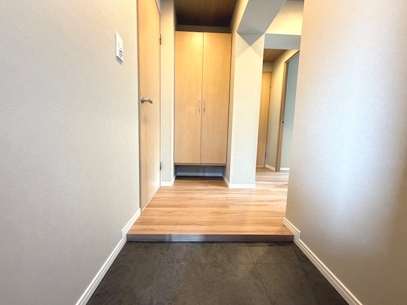 すすき野第2団地4街区11号棟 現地写真（玄関）