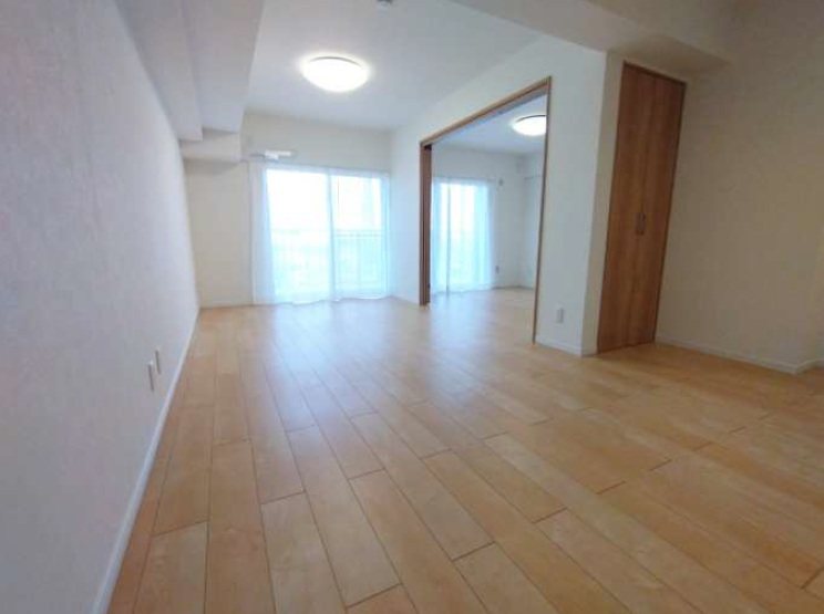 ライオンズマンション小平栄町 内観写真（リビング）