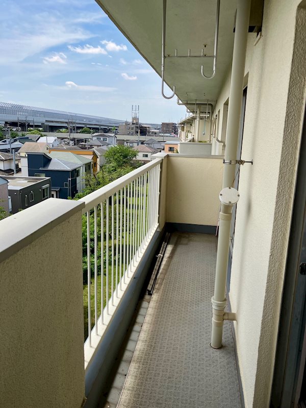 草加旭町団地 現地写真（バルコニー）