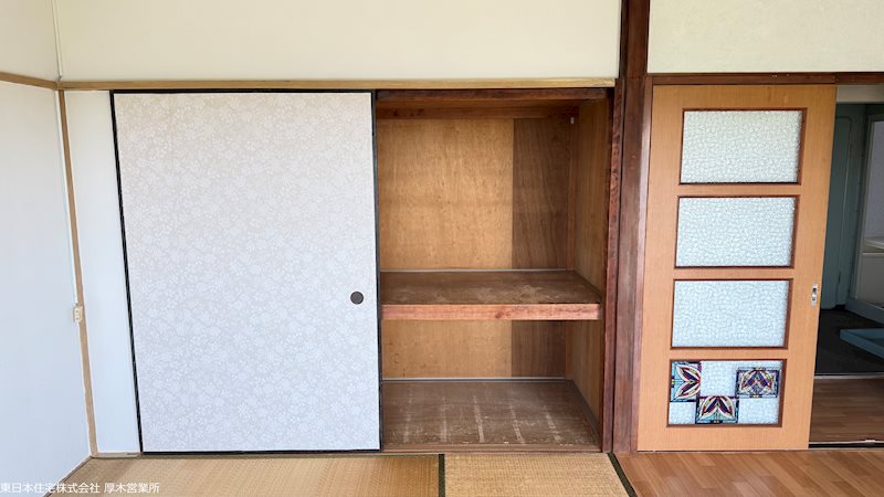 鳶尾団地2街区 内観写真（収納）