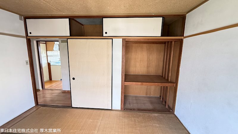 鳶尾団地2街区 内観写真（収納）
