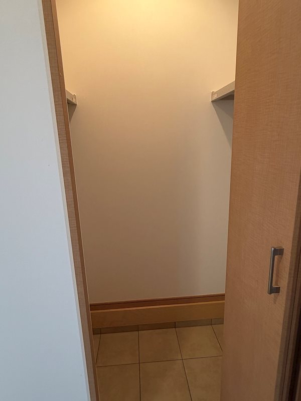 鴻巣市小松3丁目中古戸建 現地写真（玄関）