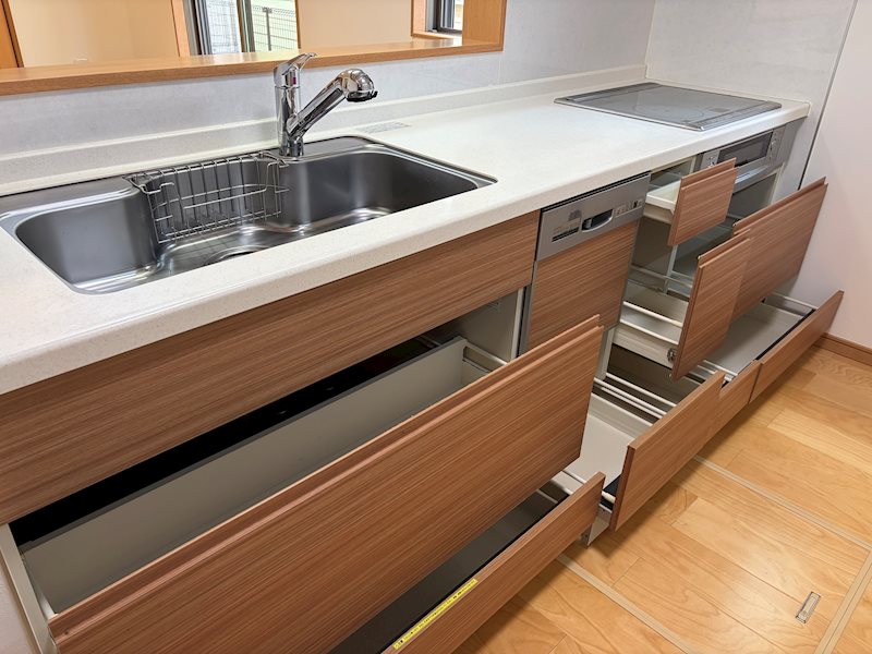 鴻巣市小松3丁目中古戸建 内観写真（キッチン）