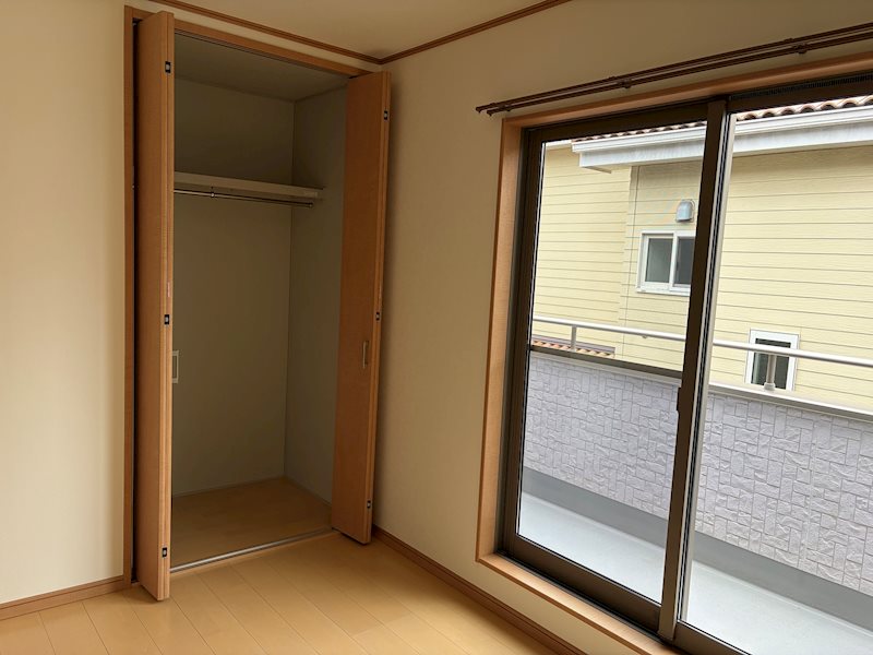 鴻巣市小松3丁目中古戸建 内観写真（リビング以外の居室）