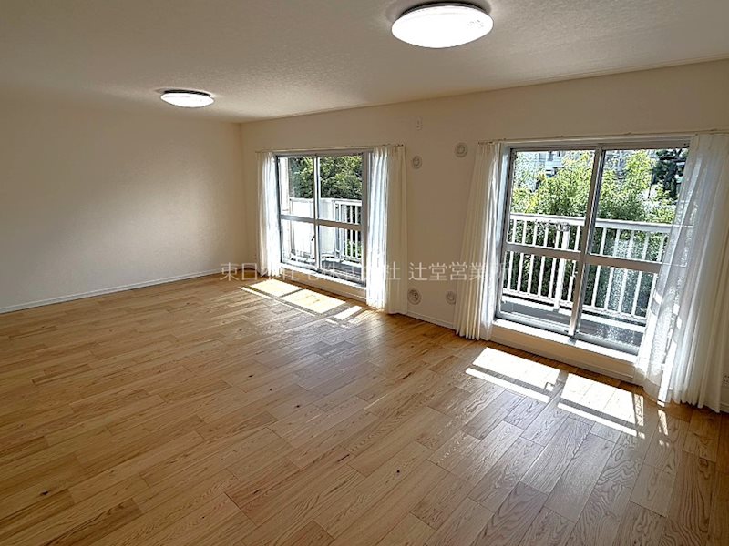 羽根沢第三住宅 内観写真（リビング）