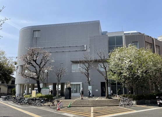 滝山団地2街区 図書館